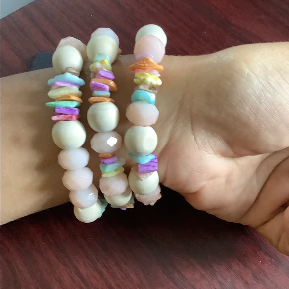 Beautiful bracelets - Picture 2 of 3